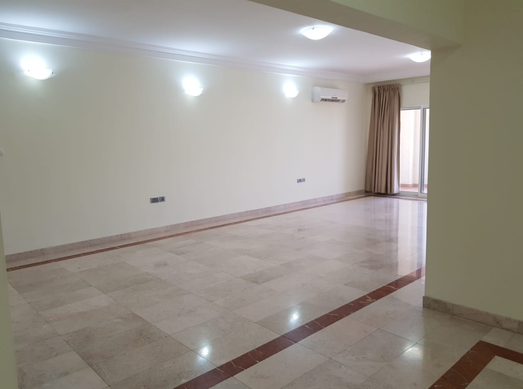 Bait Al Qurum Flat 23